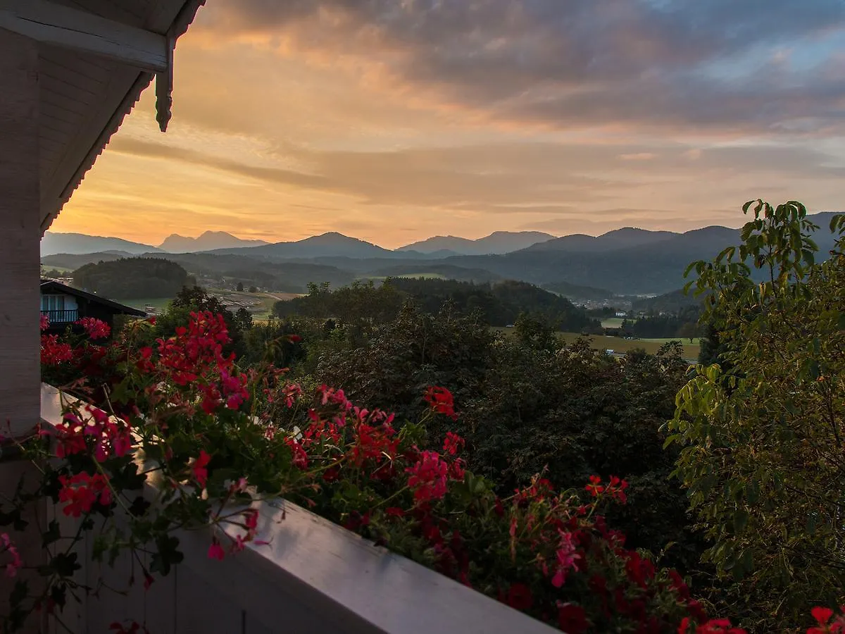 *** Bed & Breakfast Hotel Garni Alpenblick Bergen  Germany